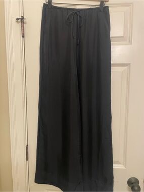 Unsubscribed Flowy Pull On Silk Pant - size SMALL